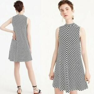 J. Crew Swingy Chevron Mock Neck Dress Sz S Navy White Striped J8901 Knit A-Line